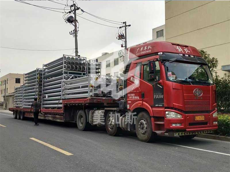 1758849192.jpg rt.jpg